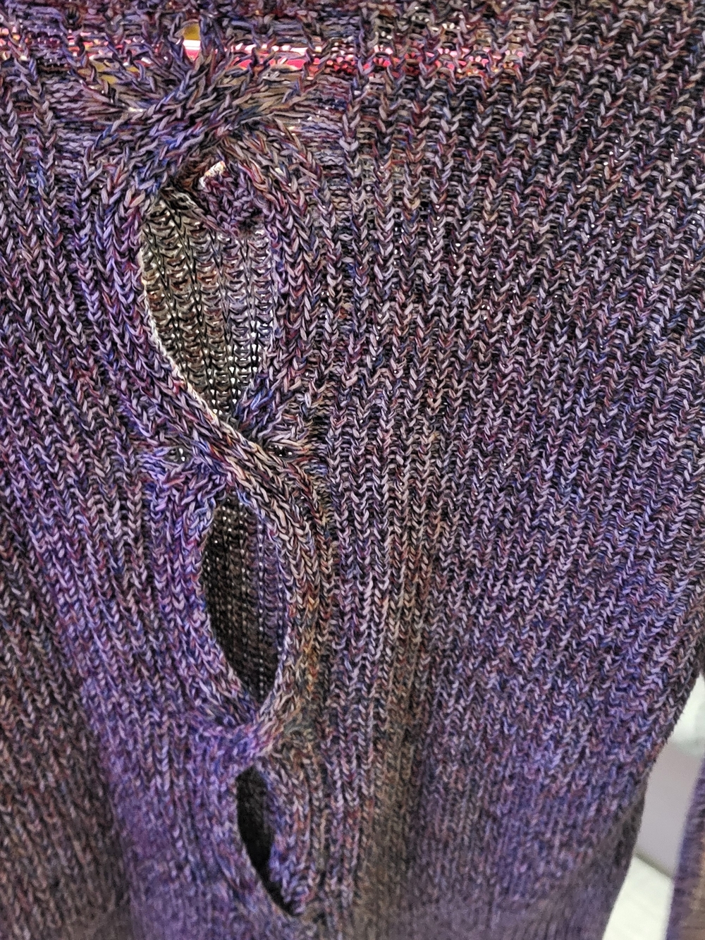 Cozy Multicolor Knit V-Neck Sweater With Cutouts In Back Womens Small